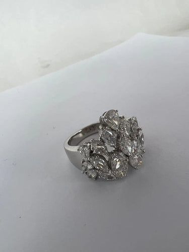 Bague 53.5 Bague cocktail en or blanc et diamants 58 Facettes RNG-118