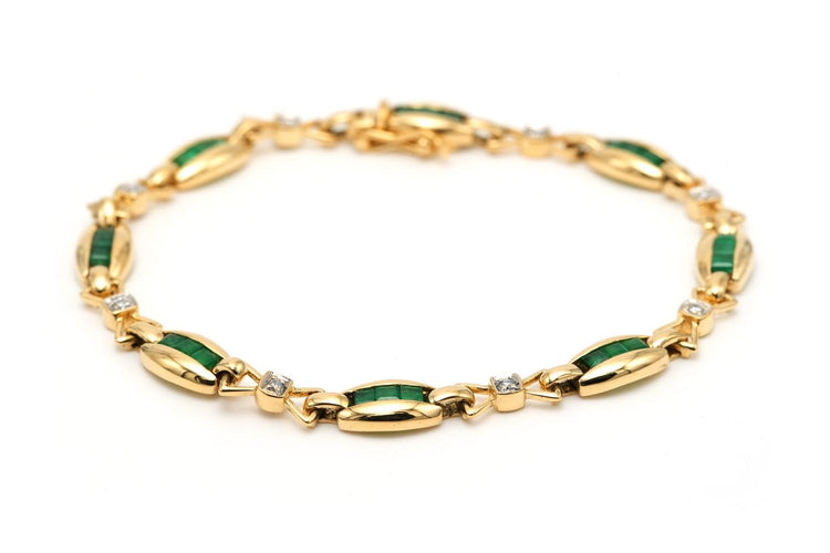 Bracelet Bracelet contemporain en or jaune 18 carats serti d’émeraudes et diamants 58 Facettes B727