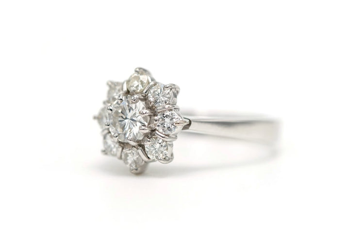 Bague 51 Bague contemporaine en or blanc 18 carats sertie de diamants taille brillant (0,88 ct) 58 Facettes 21715