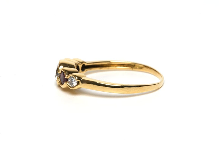 Bague 54 Alliance demi-américaine contemporaine en or jaune 18 carats, rubis et diamants 58 Facettes 21952