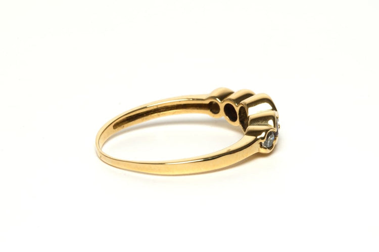 Bague 54 Alliance demi-américaine contemporaine en or jaune 18 carats, rubis et diamants 58 Facettes 21952