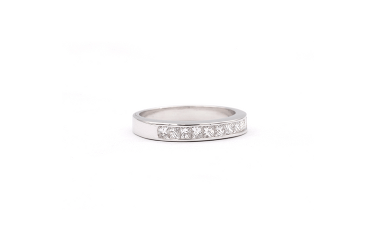 Bague 54 Alliance demi-américaine en or blanc 18 carats sertie de diamants princesse 58 Facettes 19364