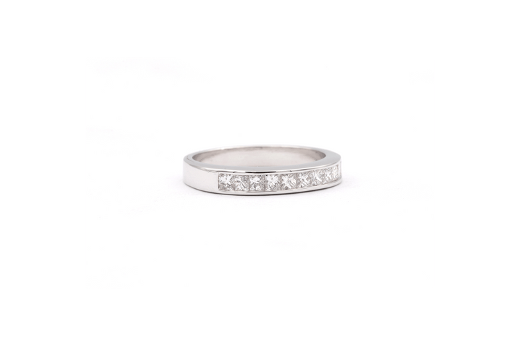 Bague 54 Alliance demi-américaine en or blanc 18 carats sertie de diamants princesse 58 Facettes 19364