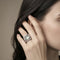 Bague 59 Bague en or blanc 18 carats avec nacre noire et diamants 58 Facettes OC-61E00501