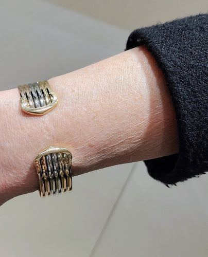 Bracelet Cartier - Bracelet jonc ouvert Double C en or jaune 18 carats 58 Facettes 73524