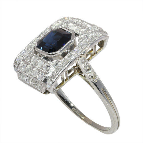 26022-0153.p06_Circa 1930 Art Deco sapphire ring framed by fifty rose cut diamonds-en.jpg