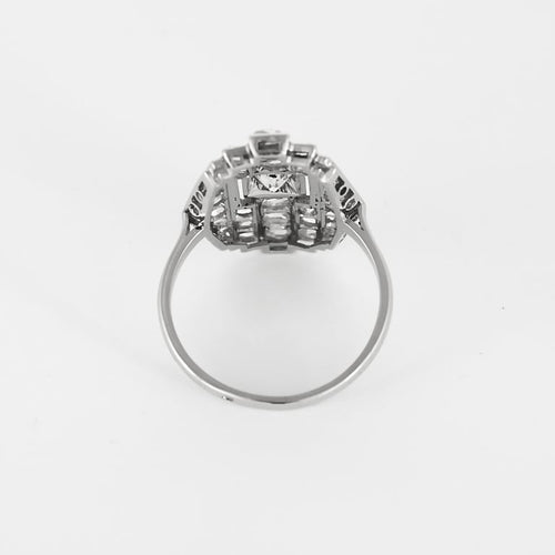 Bague 53.5 Bague Art déco en platine à motif géométrique et diamants 58 Facettes POI312-1