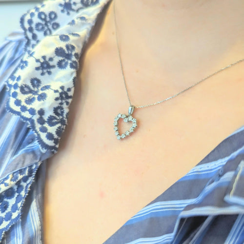 Pendentif Pendentif cœur en or blanc 18 carats et diamants 58 Facettes 29793