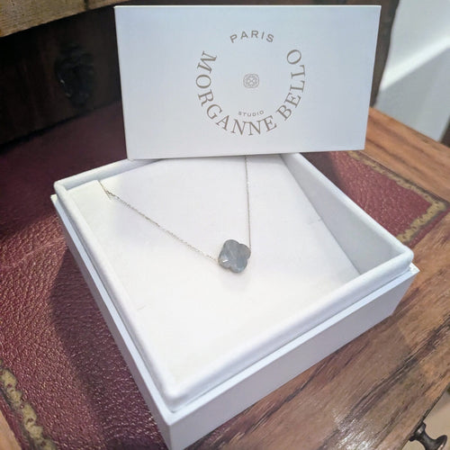 Collier Morganne Bello Friandise - Collier trèfle en or blanc 18 carats et labradorite 58 Facettes 32040