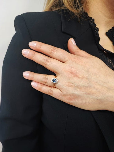 Bague 55 Bague marguerite entourage en or jaune 18K saphir et diamants 58 Facettes MARGT.S.Pont-FA.67