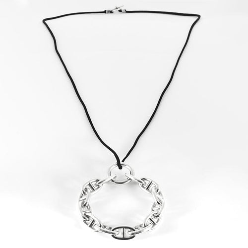 Pendentif Hermès - Chaîne d'ancre - Pendentif rond en argent et cordelière en coton noir 58 Facettes 58FC38