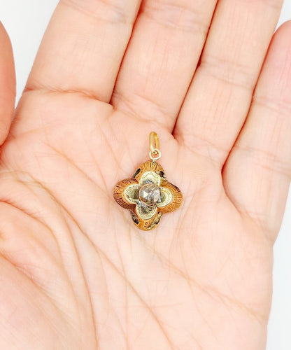 Pendentif Pendentif victorien en or 18k et diamant taille rose 58 Facettes A02334