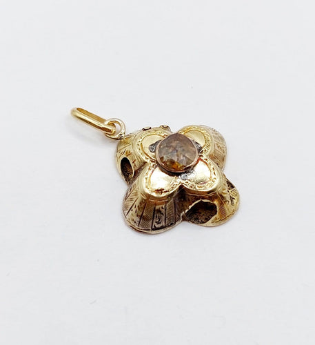 Pendentif Pendentif victorien en or 18k et diamant taille rose 58 Facettes A02334