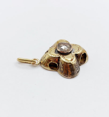 Pendentif Pendentif victorien en or 18k et diamant taille rose 58 Facettes A02334