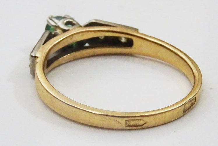 Bague 60 Bague vintage en or 14 carats avec émeraude et diamants 58 Facettes ring 22