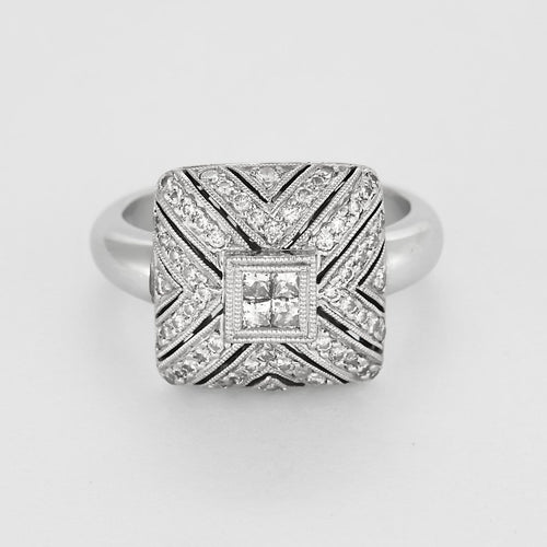 Bague 50.5 Bague en or blanc et diamants 58 Facettes B260036