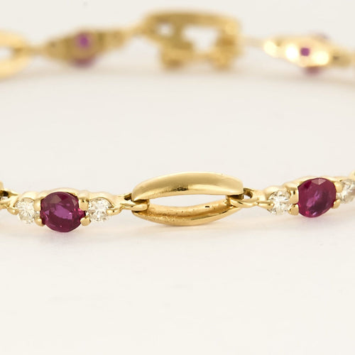 Bracelet Bracelet en or jaune ,rubis et diamants 58 Facettes B260107