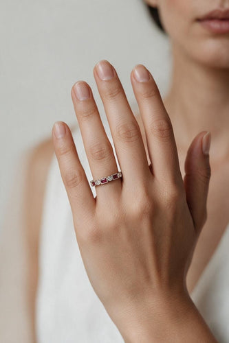 Bague 53 Alliance tour complet en or blanc, rubis et diamants 58 Facettes 310 50068