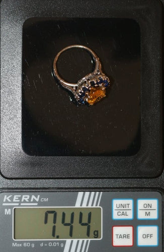 Bague 52 Bague marguerite en or blanc 18 carats aux saphirs jaunes 58 Facettes 609