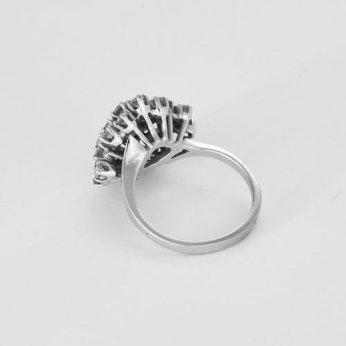 Bague 51 Élégante bague « gerbe » en or blanc et diamants 58 Facettes B260032