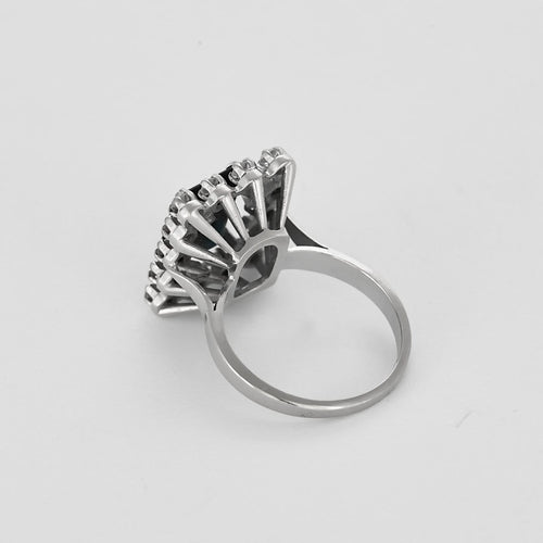 Bague 50.5 Bague vintage en or blanc, saphir et diamants 58 Facettes B260062