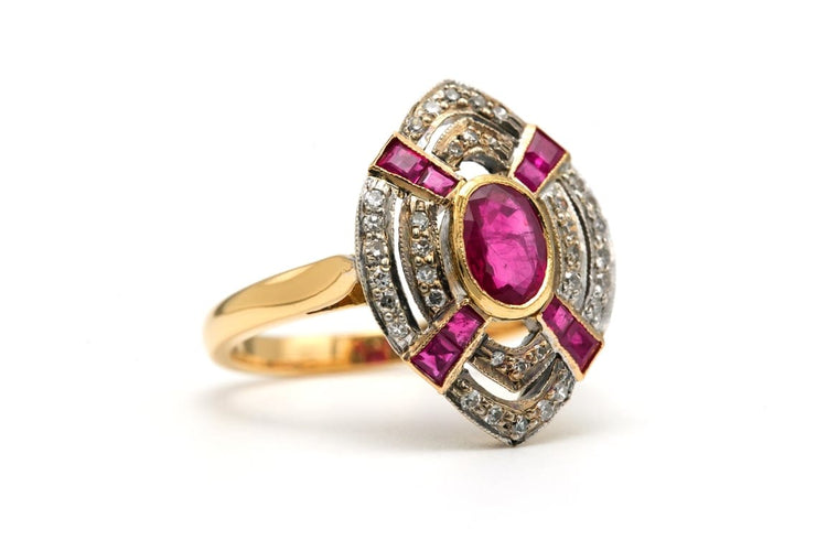 Bague 57 Bague Art déco sertie de rubis et diamants en or jaune 18 carats 58 Facettes 23204