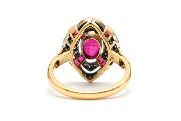 Bague 57 Bague Art déco sertie de rubis et diamants en or jaune 18 carats 58 Facettes 23204