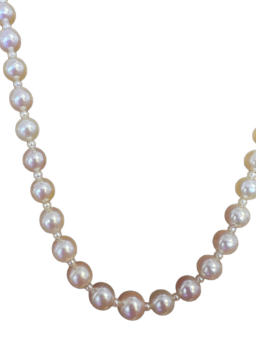 Collier Collier 71 perles de culture blanches, fermoir en or jaune 18k 58 Facettes