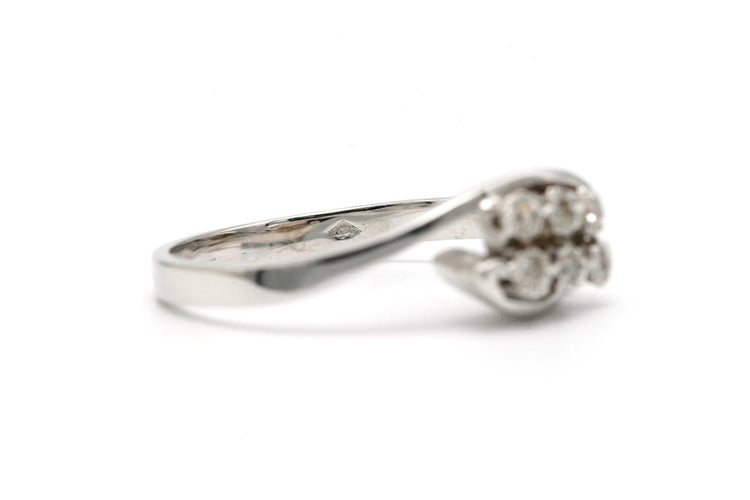 Bague 55 Bague années 70 en or blanc 18 carats sertie de diamants 58 Facettes 23337