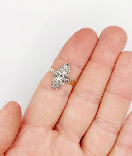 Bague 54.5 Bague marquise ancienne en or 18k et platine, diamants 58 Facettes A06739