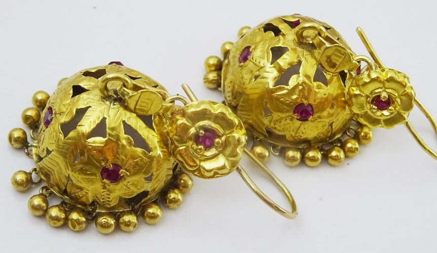 Boucles d'oreilles Boucles d’oreilles anciennes - Or jaune 22 carats et pierres roses 58 Facettes earring 28