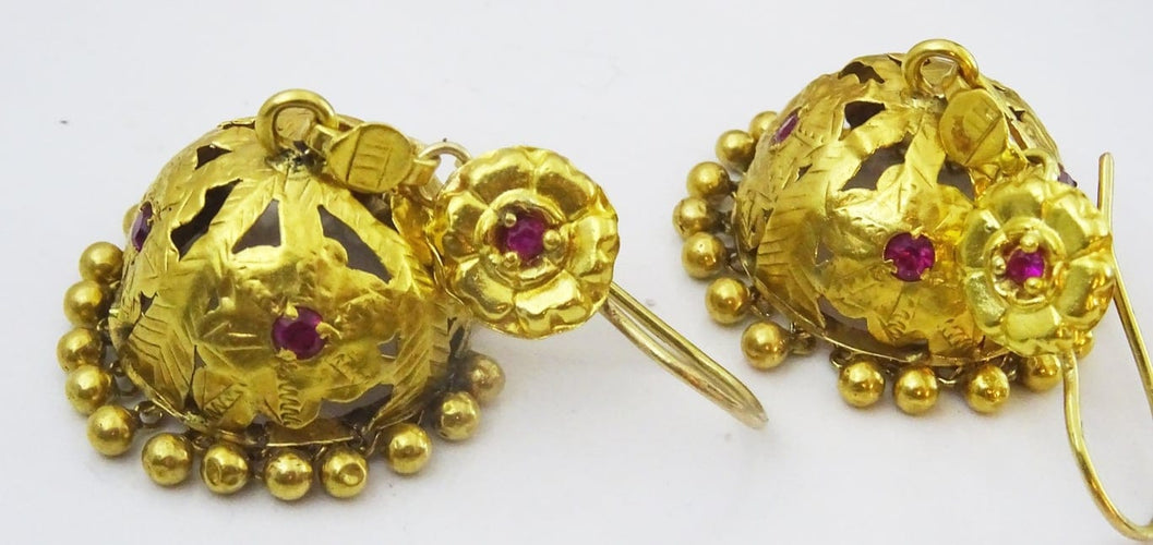 Boucles d'oreilles Boucles d’oreilles anciennes - Or jaune 22 carats et pierres roses 58 Facettes earring 28