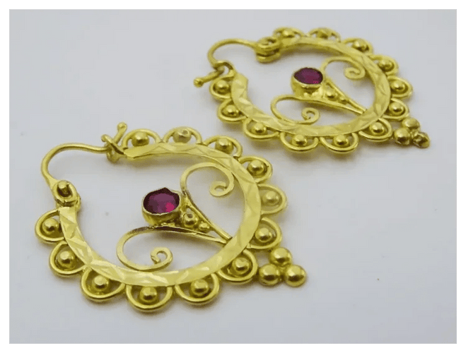 Boucles d'oreilles Boucles d’oreilles demi-créoles vintage en or 18 carats et rubis 58 Facettes earrings 29