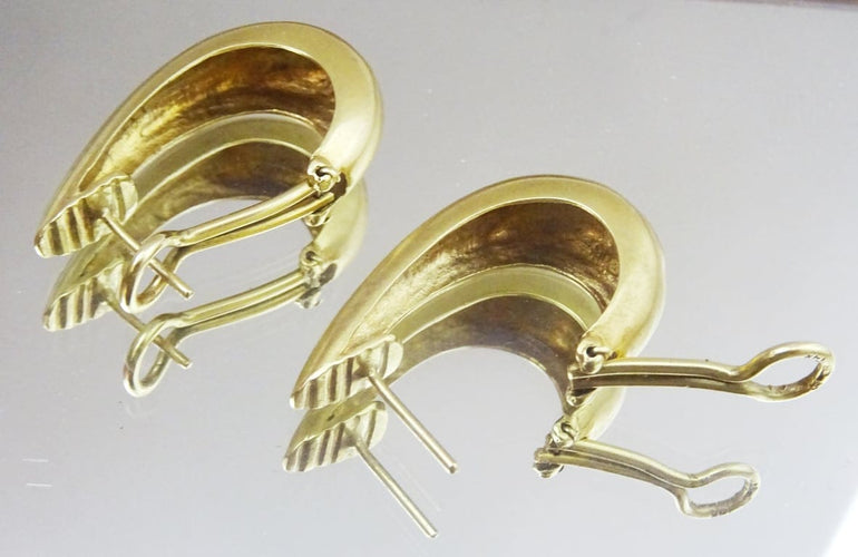 Boucles d'oreilles Boucles d’oreilles créoles vintage en or jaune 14 carats 58 Facettes earrings 37