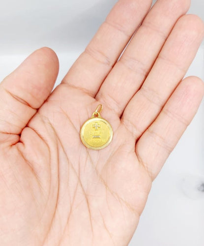 Pendentif Augis - Pendentif médaille d’amour « + qu’hier - que demain » en or 18k 58 Facettes A06758