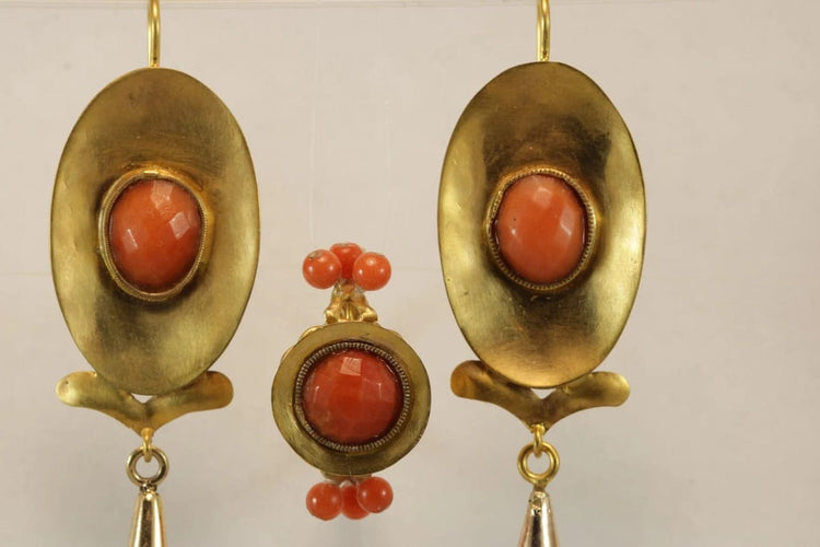 Bague 58 Parure ancienne - Boucles d’oreilles et bague en or jaune 14 carats et corail 58 Facettes 7694