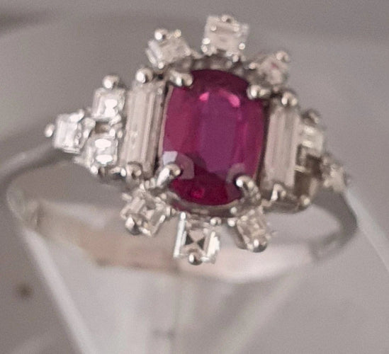 Bague 57 Bague en or blanc, rubis et diamants taille princesse 58 Facettes