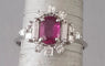 Bague 57 Bague en or blanc, rubis et diamants taille princesse 58 Facettes