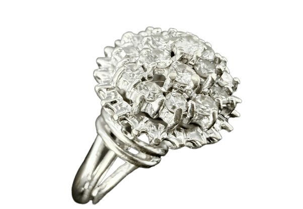 Bague 53 Bague en or blanc 18 carats sertie de diamants 0,84 ct 58 Facettes Bague 61