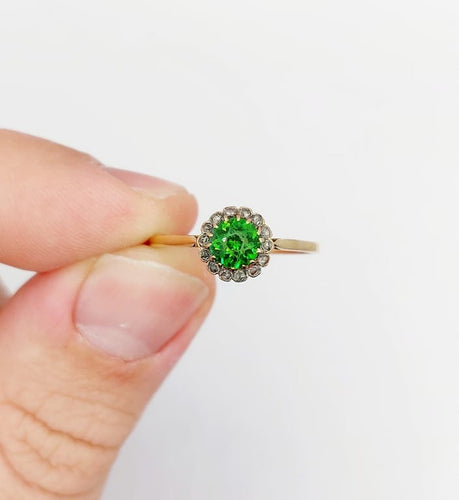 Bague 57.5 Bague marguerite - Bague en or 18k péridot et diamants taille rose 58 Facettes A06791