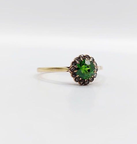 Bague 57.5 Bague marguerite - Bague en or 18k péridot et diamants taille rose 58 Facettes A06791