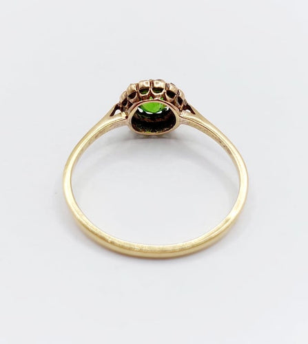 Bague 57.5 Bague marguerite - Bague en or 18k péridot et diamants taille rose 58 Facettes A06791