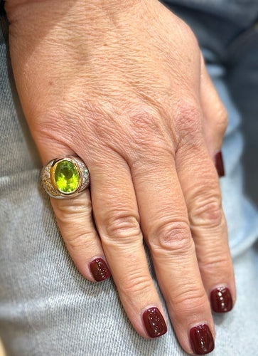Bague 45 Chevalière - Bague pour petit doigt en or 18 carats, diamants et péridot 58 Facettes Péridot