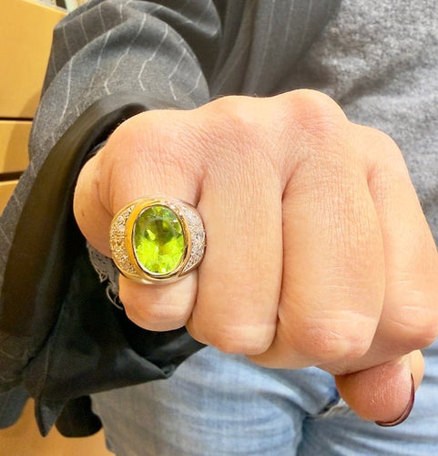 Bague 45 Chevalière - Bague pour petit doigt en or 18 carats, diamants et péridot 58 Facettes Péridot