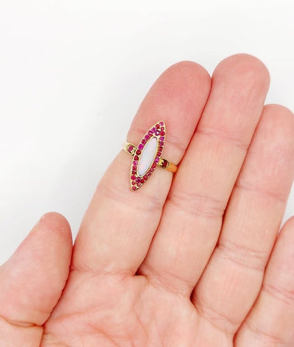 Bague 51.5 Bague marquise antique en or 18k avec opale et rubis 58 Facettes A06452