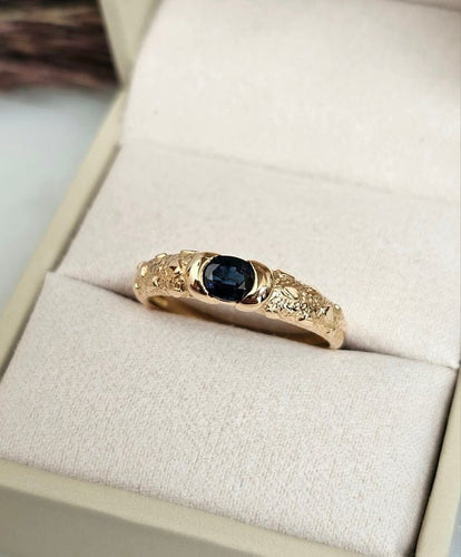 Bague 54 Bague jonc en or jaune 18 carats au saphir ovale 58 Facettes 731