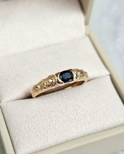 Bague 54 Bague jonc en or jaune 18 carats au saphir ovale 58 Facettes 731