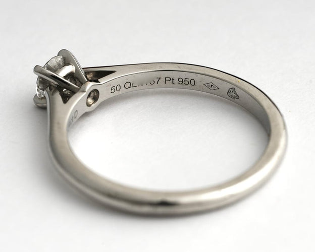 Bague 50 Cartier Solitaire 1895 - Bague solitaire en platine 950 avec diamant 0,24 ct 58 Facettes Cartier 1895 D