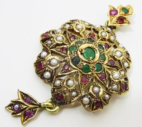 Pendentif Pendentif vintage en or 14 carats avec rubis, émeraudes et perles 58 Facettes pendant 5