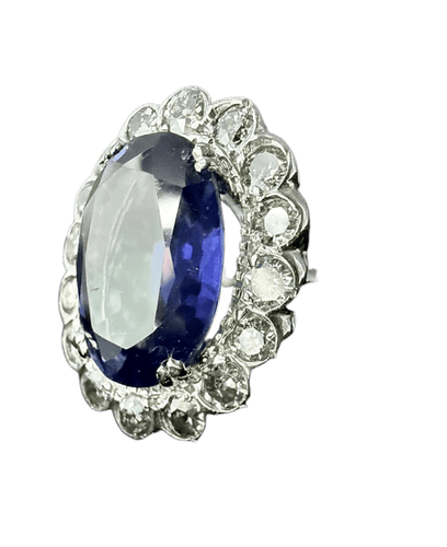 Bague 54 Bague sertie d’un saphir ovale 7 ct et diamants en or blanc 18 carats 58 Facettes Bague 12